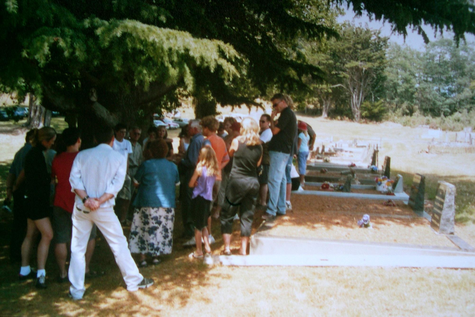 1463Remembrance@graveR.JPG